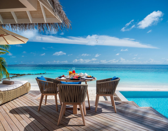 Baglioni_Resort_Maldives_Breakfast_beach_Villa126_-(3)_web.jpg