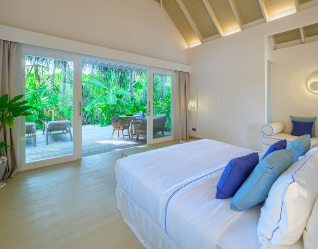 Baglioni_Resort_Maldives_Garden_Villa_01_web.jpg