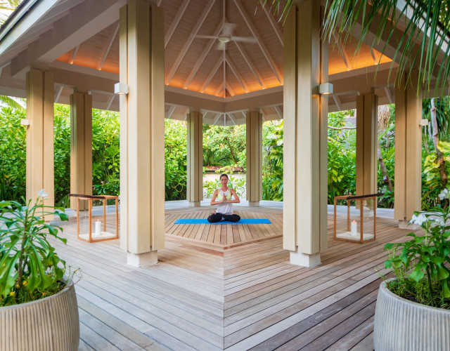 Baglioni_Resort_Maldives_Yoga_Pavilion_2_web.jpg