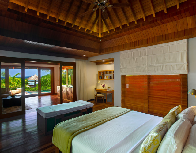 Baros-Maldives_Baros-Suite_Interior-web.jpg