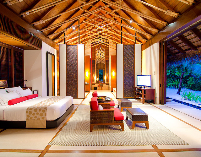 Beach-Villa---Bedroom-01-web.jpg