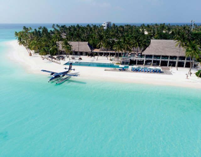 Velaa_Private_Island_Seaplane-web.jpg