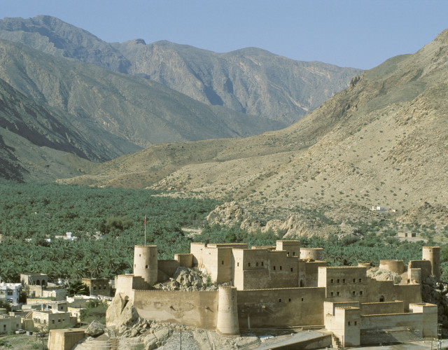 nakhal-fort-&-wadi.JPG