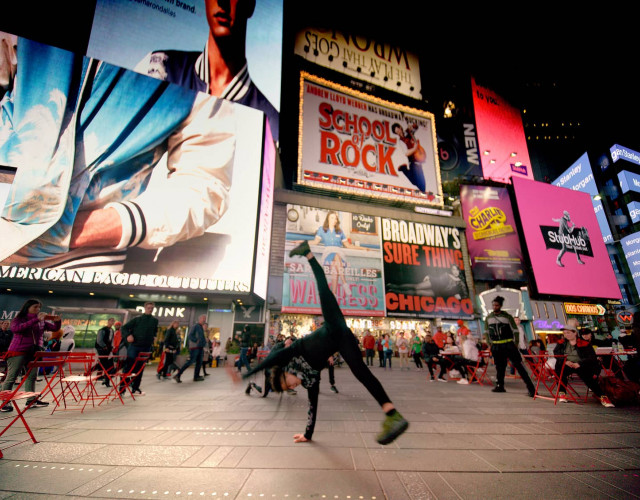 AMJ_NewYork_Breakdancers_34.jpg